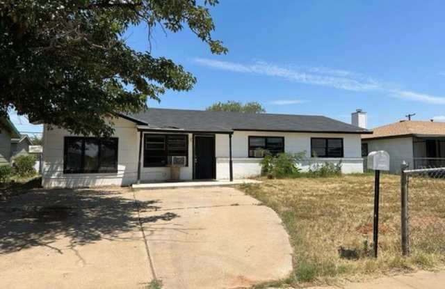 Charming 4 Bedroom Home photos photos