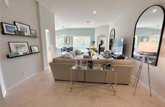 23007 Lone Oak Dr Gallery 2