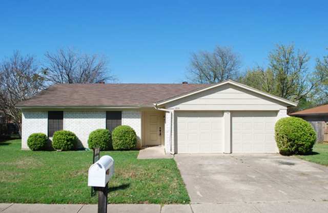Crowley Cutie - 1204 Celeste Street, Crowley, TX 76036