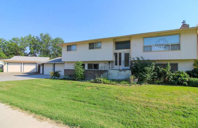 5 Bedroom, 3 Bath Home in Central Kennewick photos photos