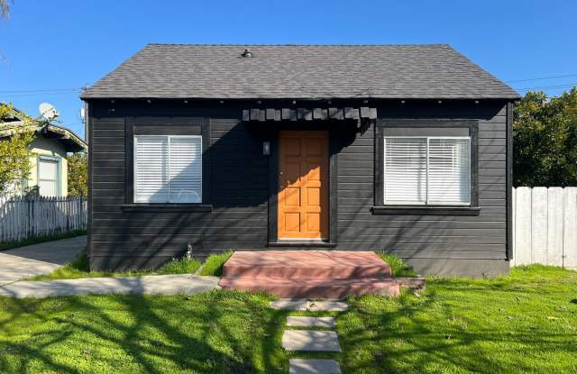 Cozy Little Home photos photos