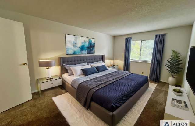 Nice 2 bed 2 bath second floor unit near Buckley Air Force base! Gallery 4