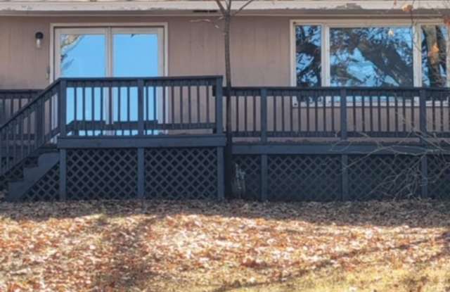 3 Bedroom 1 Bath newly remolded available NOW - 306 Hyland Drive, Waynesville, MO 65583