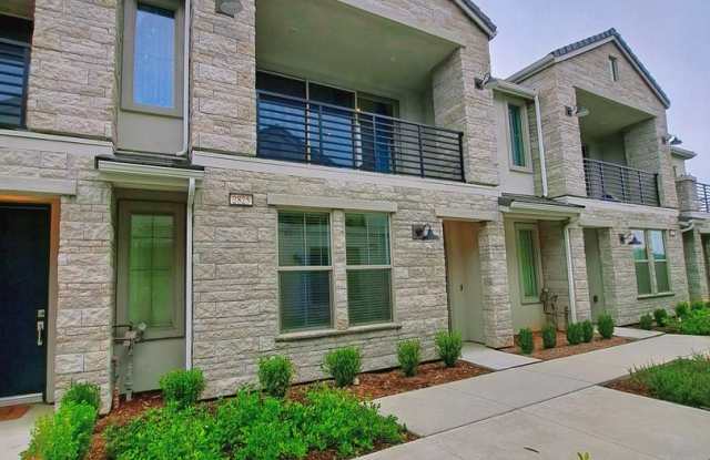 Fresno 3BR Pet-Friendly Townhouse with Community Amenities! photos photos