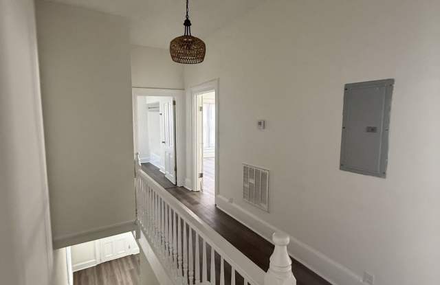 306 West Church St - B Gallery 3