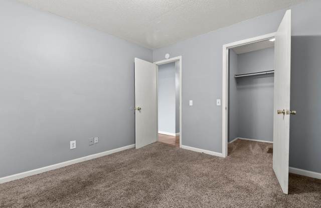 Is marketing information for one bedroom apartments Gallery 3