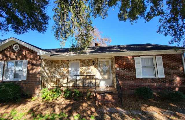 3-bedroom, 2-bath brick home in Pembroke photos photos