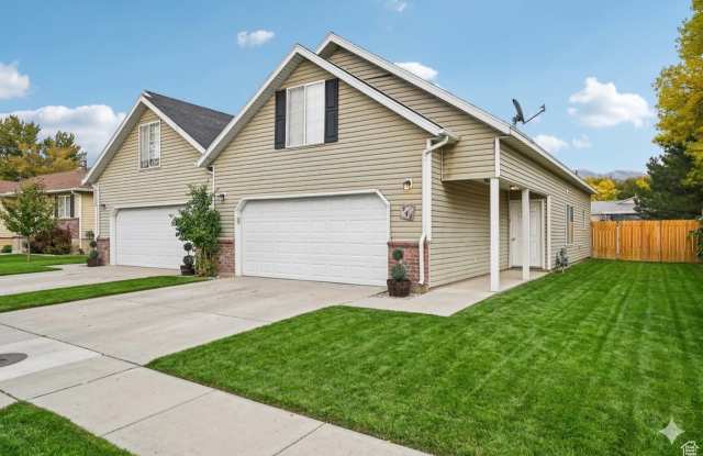 638 N 300 W photos photos