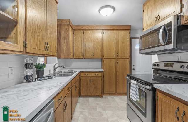 4 Bedroom Home in Crystal photos photos
