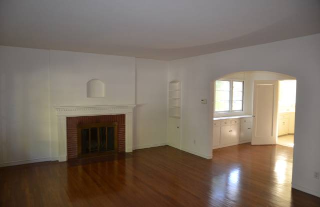 2488 Hilgard Avenue Gallery 2