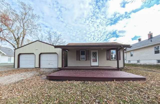 Newly updated 2 bedroom 1 bathroom home-Melcher - 106 1st Street Northwest, Melcher-Dallas, IA 50163