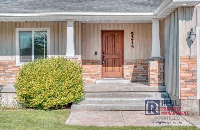 Beautiful - Elegant - 5 Bedrooms - 3 Car - 3,700 sq ft - Home for rent Gallery 4