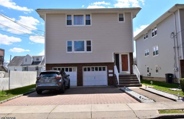 284 MILLER AVE - 284 Miller Avenue, Elmwood Park, NJ 07407