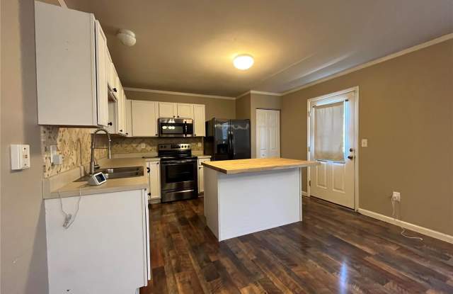 1732 Shade Tree Court Gallery 3