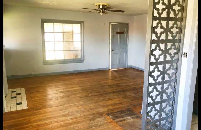 1000 S Lamar Large 2 Bed 1 Bath photos photos