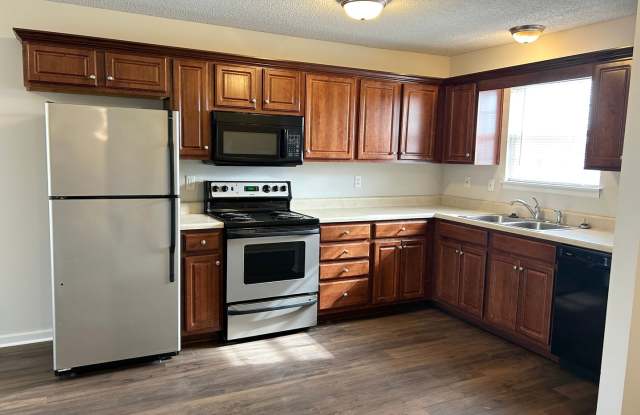 3 Bed | 2 Bath | 2 Car Duplex in Grain Valley Gallery 4