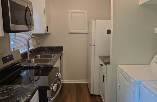 2BD/1.5 BA Townhome - Available July 31st Recently Renovated photos photos