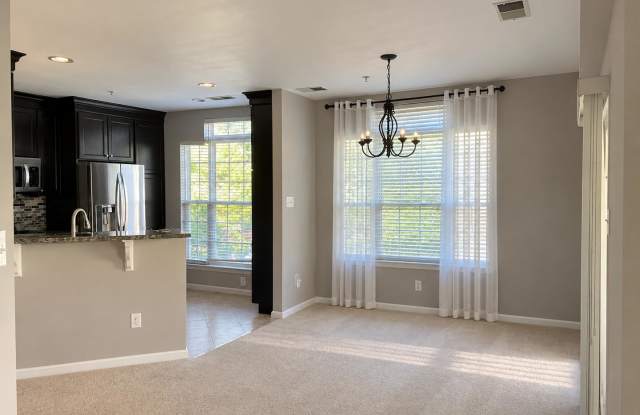 25272 Riffleford Square Gallery 4
