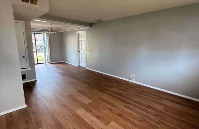 1101-1103 S St. Louis Gallery 4