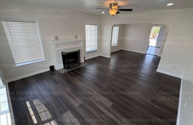 2 bedroom 1 bathroom house located in the 93307 zipcode near E Brundage Ln/ Madison St photos photos