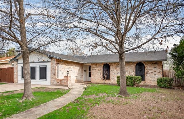 820 N Ector Drive - 820 North Ector Drive, Euless, TX 76039