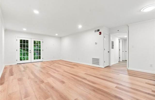 5095 Roswell Road Gallery 4
