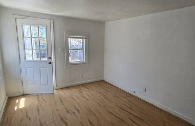 106 Mesa Street Southeast Gallery 3