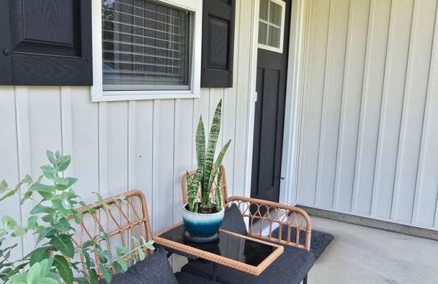 NEW LISTING!!!!! Gallery 3