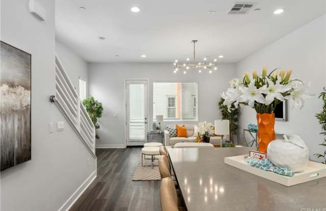 231 Elm Avenue Gallery 2