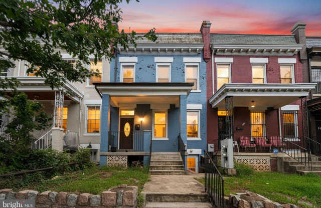 635 KENYON Street NW photos photos