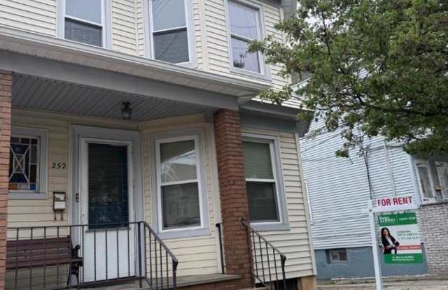 252 N 7Th St - 252 North 7th Street, Prospect Park, NJ 07508