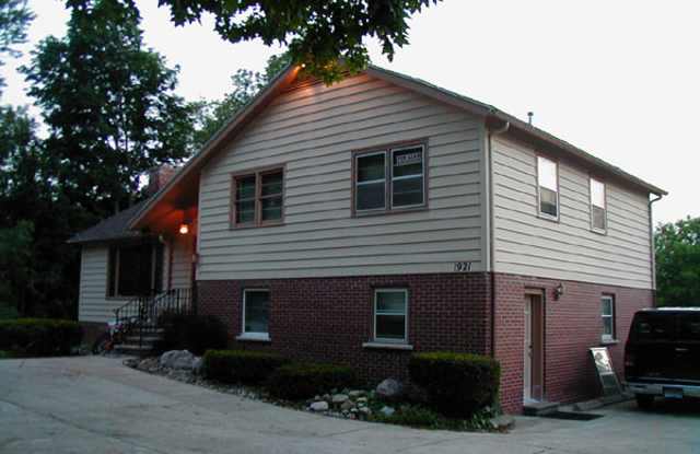 1921 Abbot Rd - 1921 Abbot Road, East Lansing, MI 48823