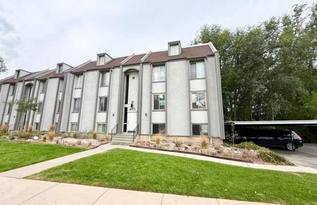 2 Bed Condo with a Private Creekside Patio — Murray! Gallery 4
