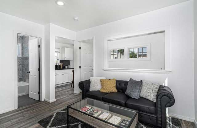 4263 1/2 33rd Street photos photos