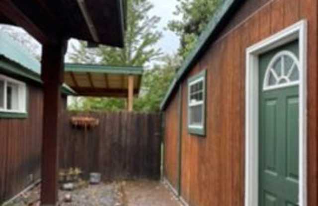 1601 Main Street - A Gallery 2