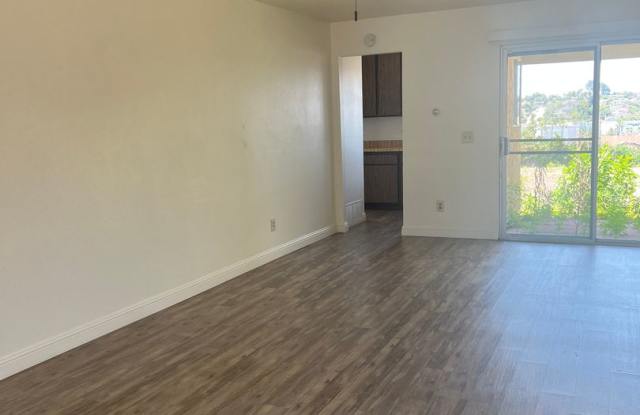 Coming Soon - Do not disturb tenants -  55+ Community - Peacock Hills - 2/1 Single Story Duplex Gallery 4