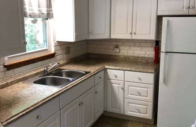 11303 Myrtle Avenue - 11303 Myrtle Avenue, Kansas City, MO 64137