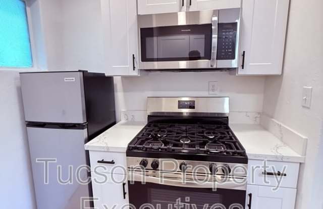 810 N Alvernon Way photos photos 810 N Alvernon Way photos photos