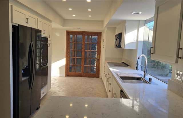 12742 Christy Lane Gallery 3
