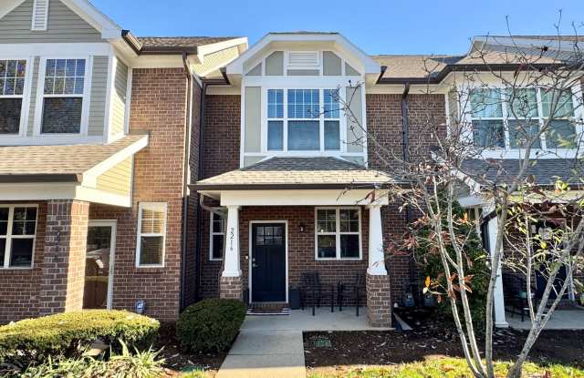 2 Bedroom Townhouse Between Melrose and 12 South Neighborhoods - 2216 Knowles Avenue, Nashville, TN 37204
