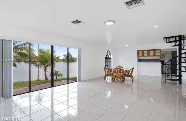 4770 SW 87th Pl Gallery 4