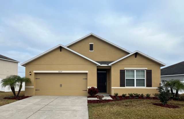Modern 4 bed/2 bath home with brand-new flooring! photos photos