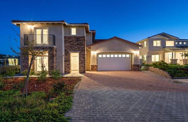 5 Bedroom house with view Gallery 1
