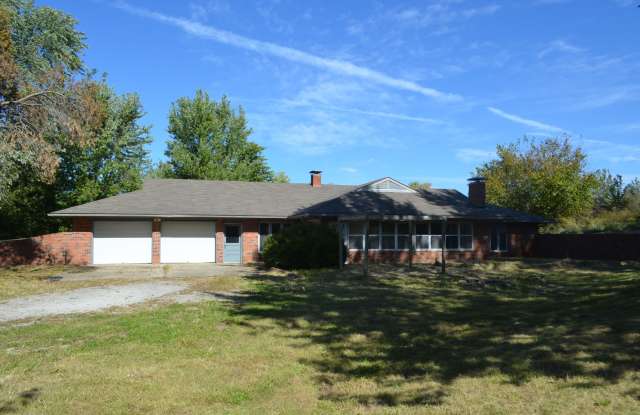Beautiful Hobby Farm on 10 Acres! - 5900 South River Hills Road, Boone County, MO 65203