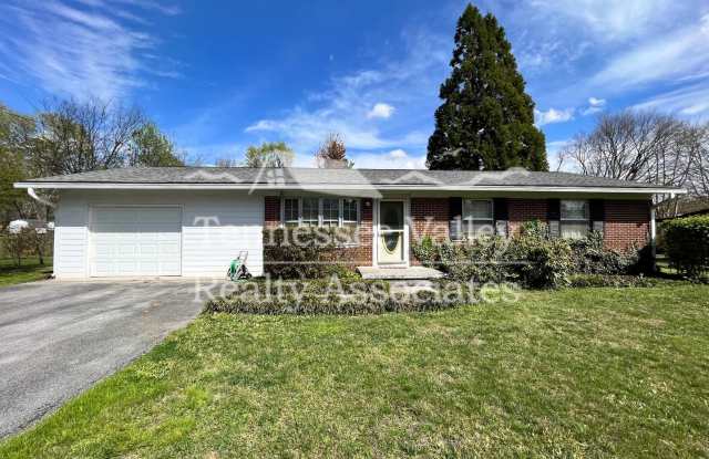 STUNNING 3 BED/2 BATH with Amazing Outdoor Living and Vintage Charm near West Hills and Downtown! photos photos