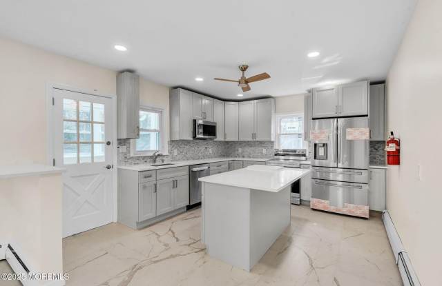 6 Laurel Lane - 6 Laurel Lane, Robertsville, NJ 07726