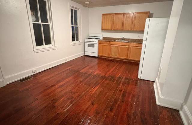 2nd/3rd Floor 3 Bedroom Convenient Downtown Location York City SD Gallery 4