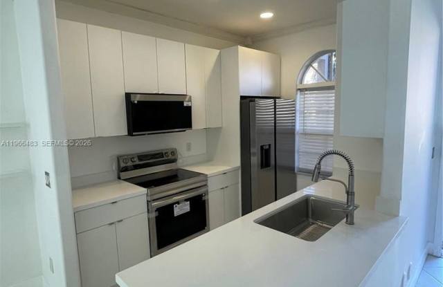 703 NE 195th Street 703, Miami, FL 33179 photos photos