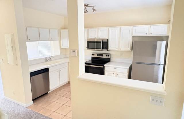 2/2.5 Townhome in Fort Myers for Rent Gallery 4