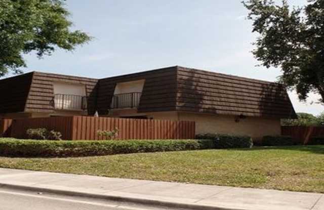 7416 74th Way Gallery 4